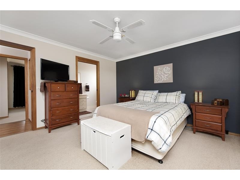 22 Eric Fenning Drive, Surf Beach NSW 2536