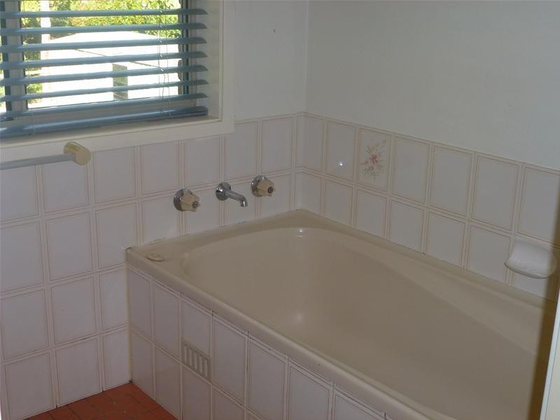 23 Thomas Mitchell Crescent, Sunshine Bay NSW 2536