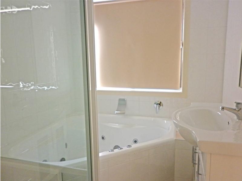 19 Cors Parade, North Batemans Bay NSW 2536