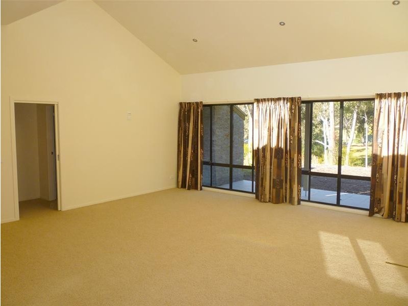 19 Cors Parade, North Batemans Bay NSW 2536