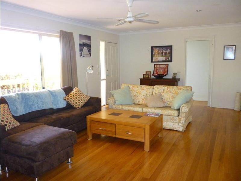 41 Karoola Crescent, Surfside NSW 2536