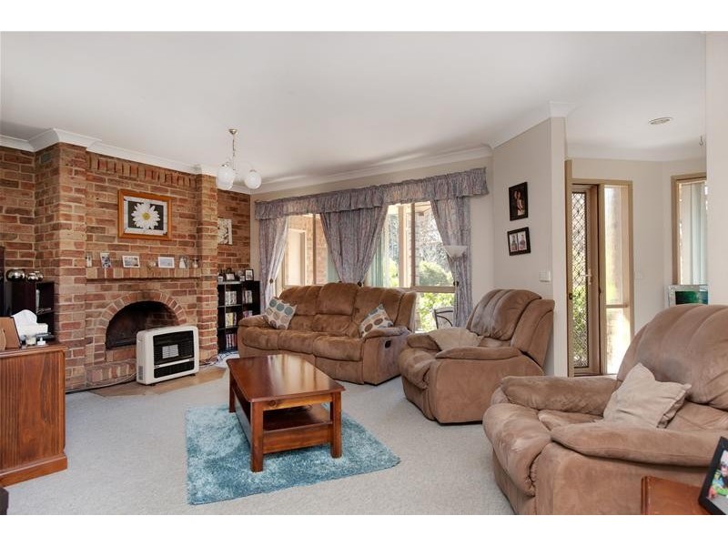 8 Hume Court, Sunshine Bay NSW 2536