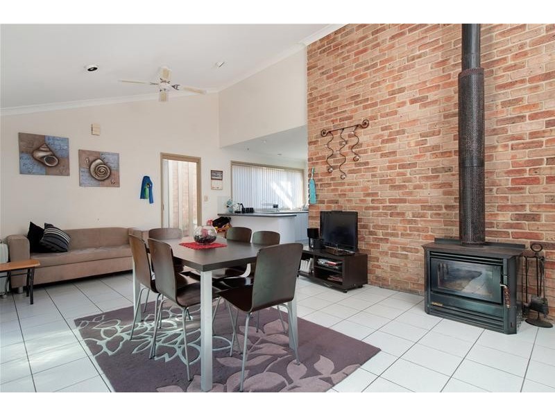 8 Hume Court, Sunshine Bay NSW 2536