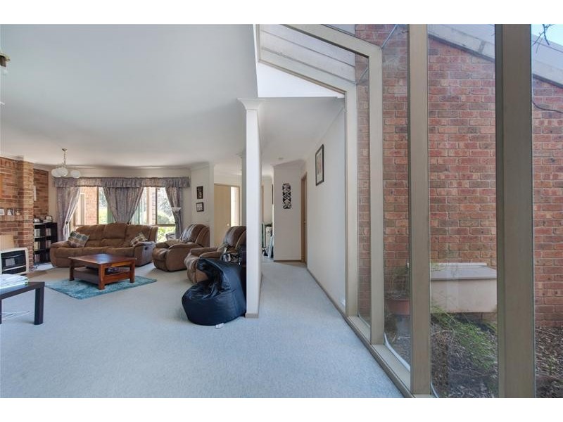 8 Hume Court, Sunshine Bay NSW 2536