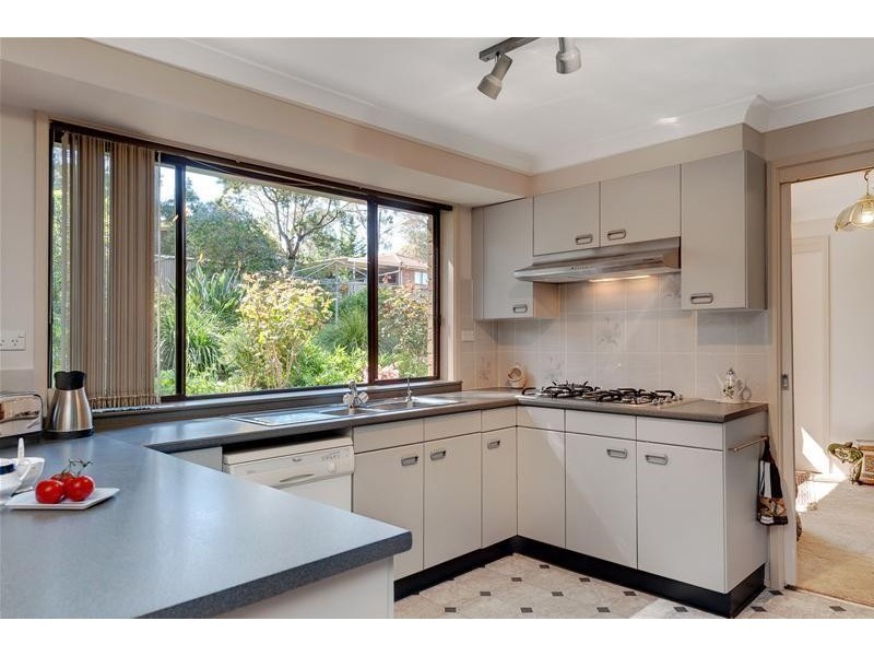 8 Jerupa Close, Surf Beach NSW 2536