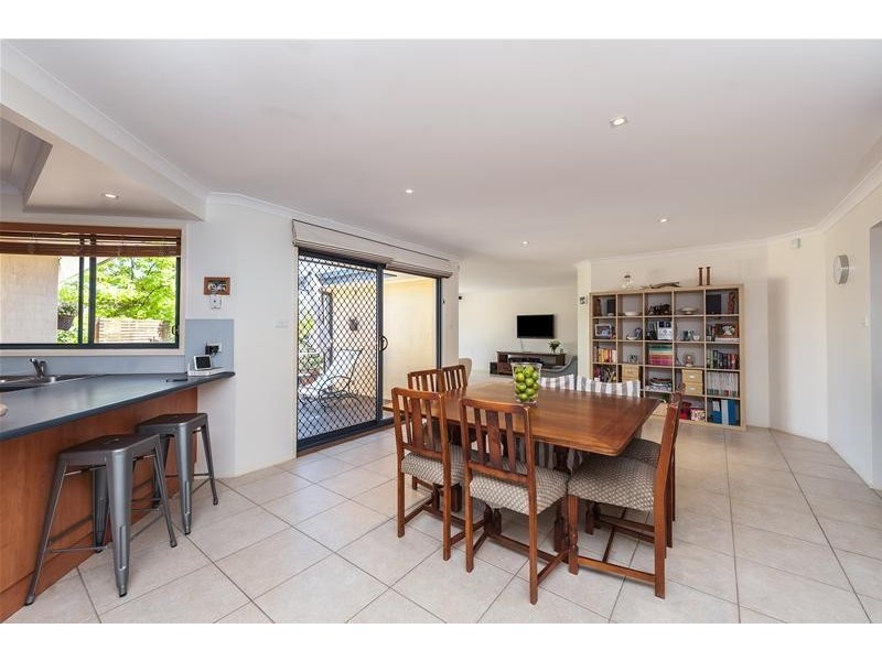 7 Leichhardt Place, Sunshine Bay NSW 2536