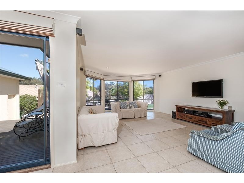 7 Leichhardt Place, Sunshine Bay NSW 2536