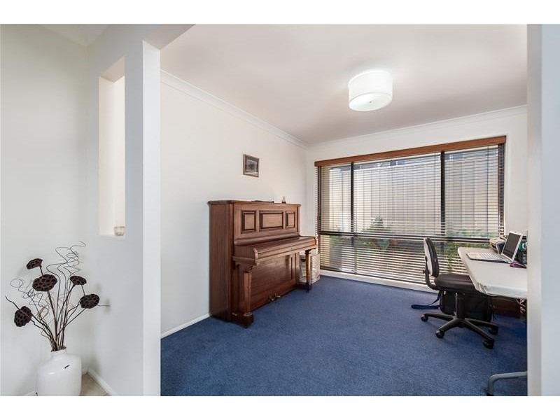 7 Leichhardt Place, Sunshine Bay NSW 2536