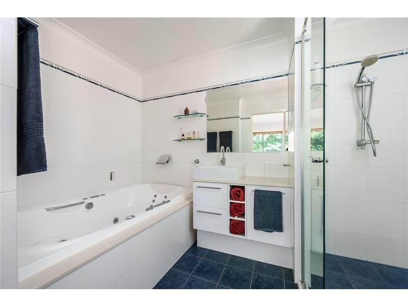 7 Leichhardt Place, Sunshine Bay NSW 2536