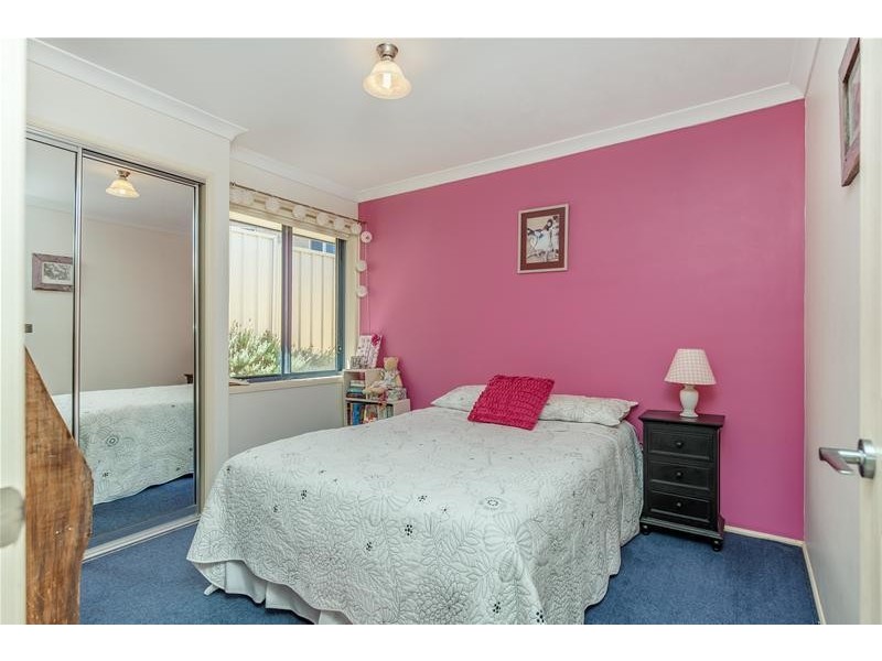7 Leichhardt Place, Sunshine Bay NSW 2536