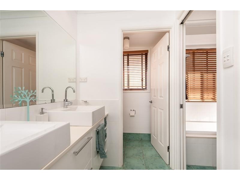 7 Leichhardt Place, Sunshine Bay NSW 2536