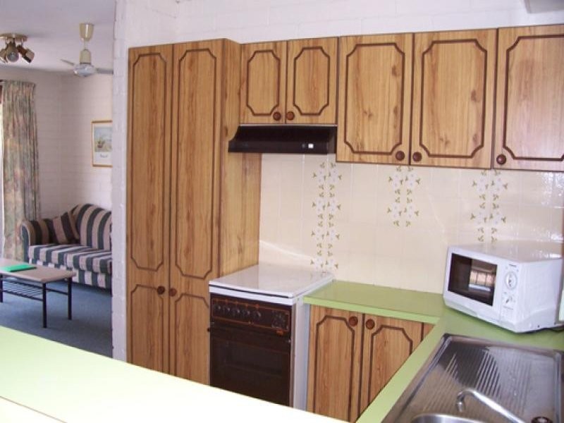 1/2 Matthew Parade, Batehaven NSW 2536