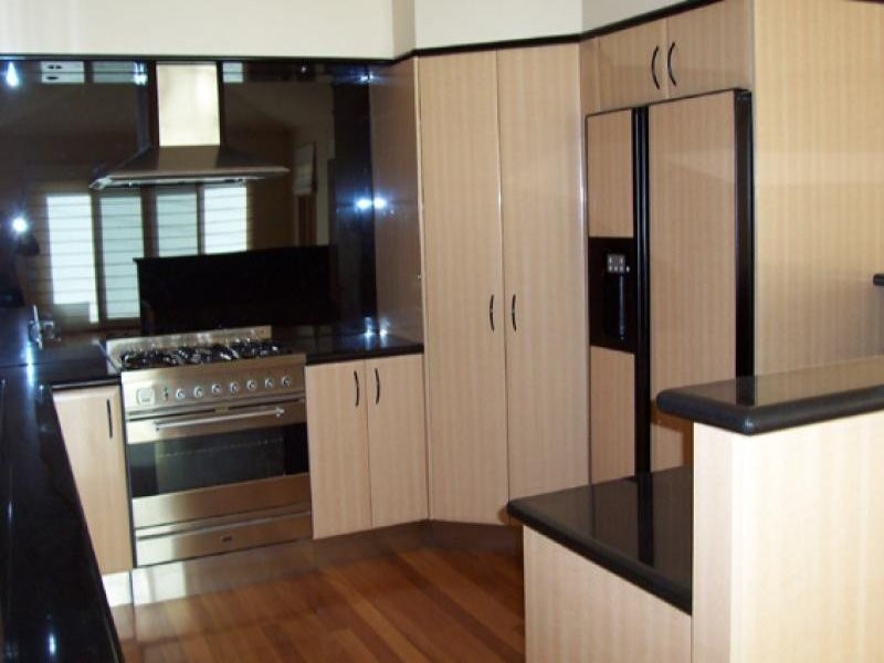 398 Beach Road, Batehaven NSW 2536