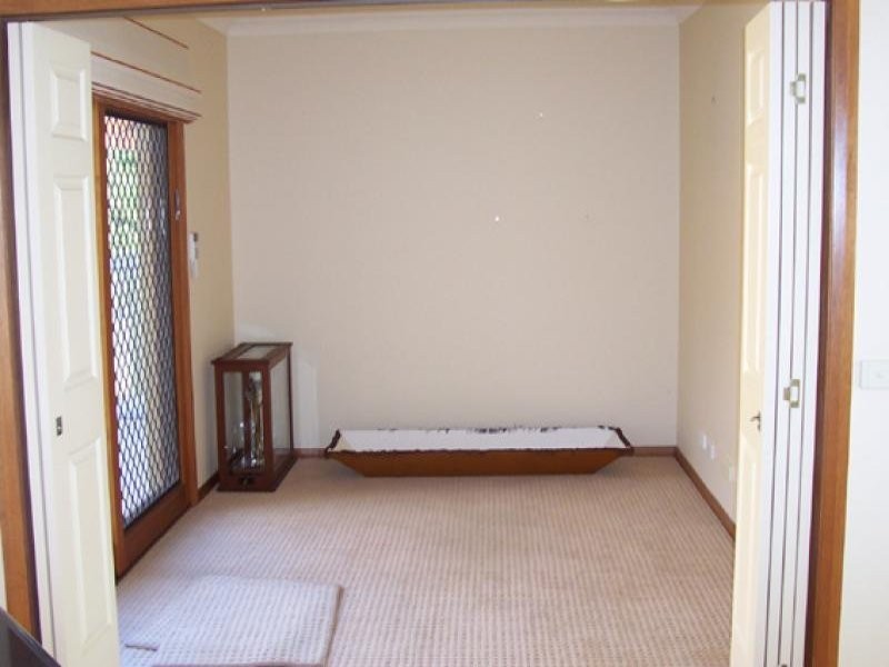 398 Beach Road, Batehaven NSW 2536