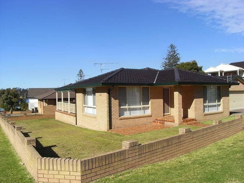 330 Beach Road, Batehaven NSW 2536