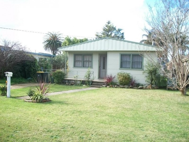 35 Golf Links Drive, Batemans Bay NSW 2536