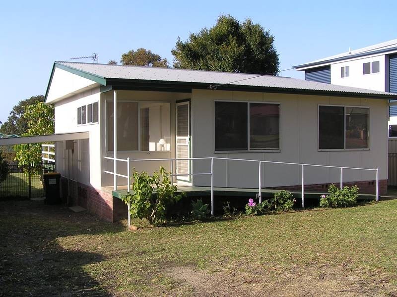 28 Carlton Crescent, Culburra Beach NSW 2540