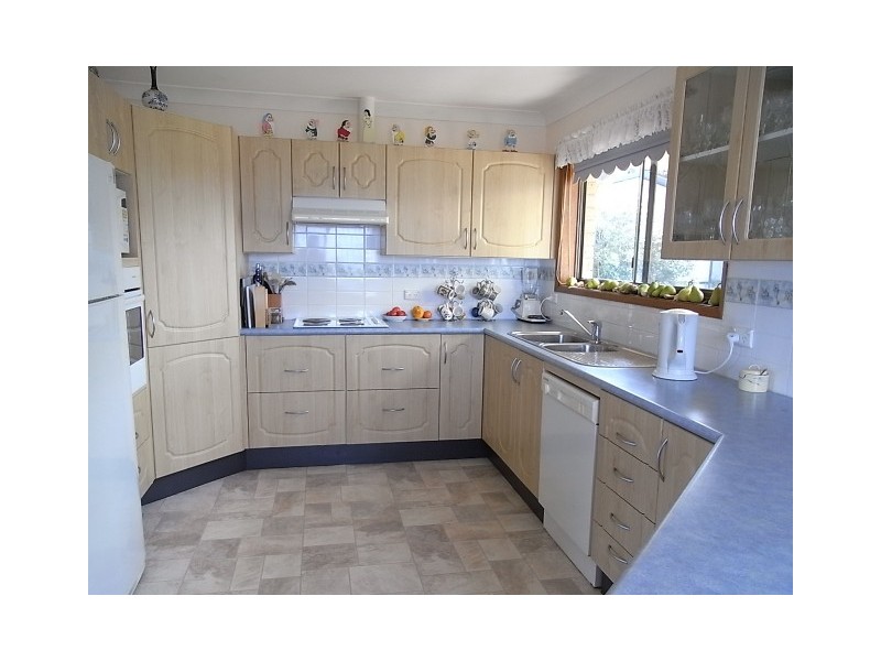4 Sir Henry Crescent, Callala Beach NSW 2540