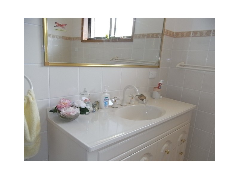 4 Sir Henry Crescent, Callala Beach NSW 2540
