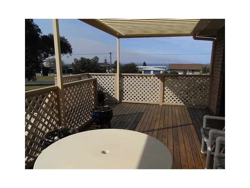 4 Sir Henry Crescent, Callala Beach NSW 2540