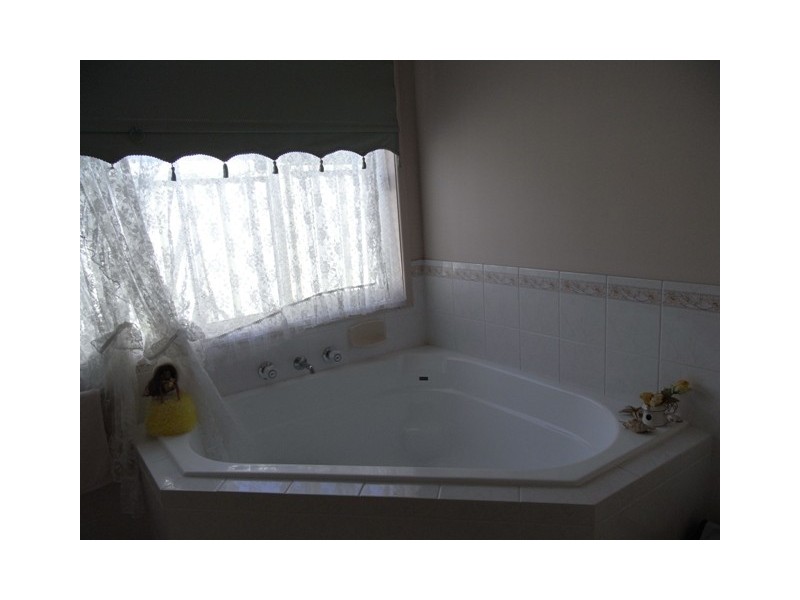 7 Lackersteen Street, Callala Bay NSW 2540