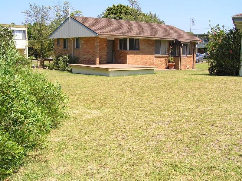 10 Farrant Avenue, Culburra Beach NSW 2540