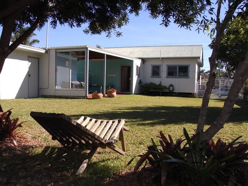 11 Lennox Road, Callala Beach NSW 2540