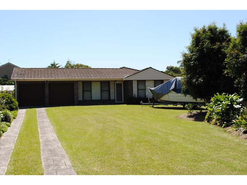15 Orient Avenue, Orient Point NSW 2540