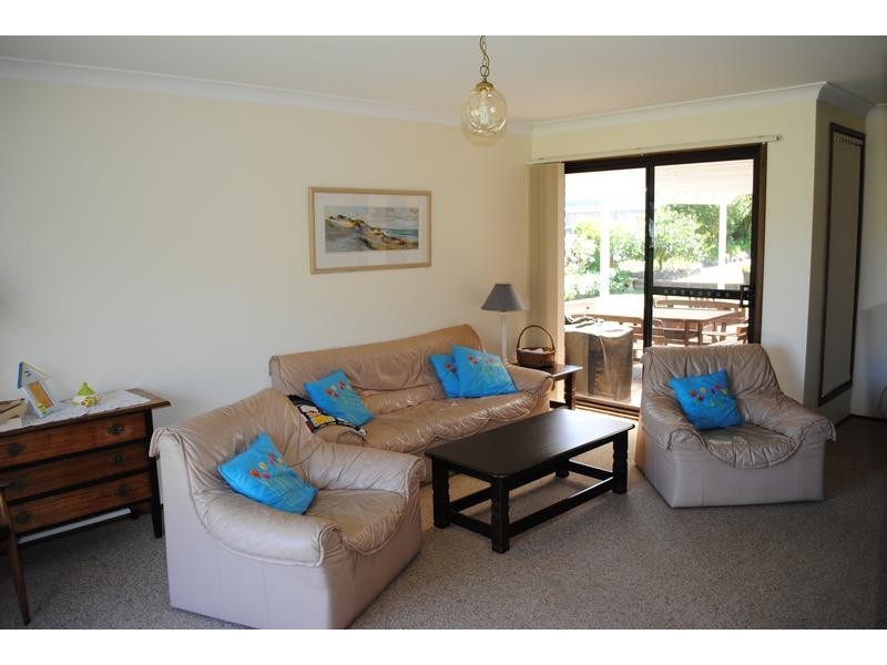 15 Orient Avenue, Orient Point NSW 2540