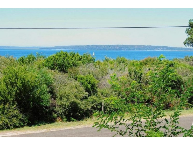 16 Greenway Road, Callala Beach NSW 2540