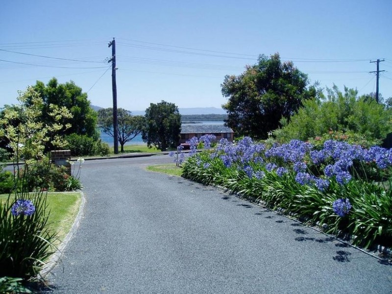 42 Orama Crescent, Orient Point NSW 2540