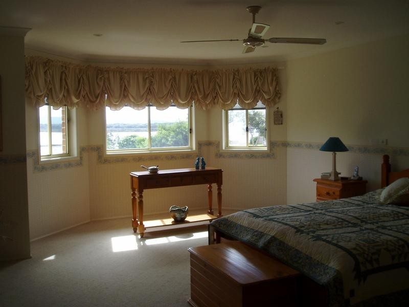 42 Orama Crescent, Orient Point NSW 2540