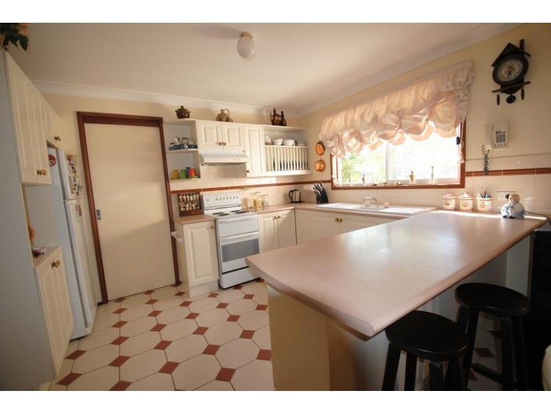 10 Warrego Place, Callala Bay NSW 2540