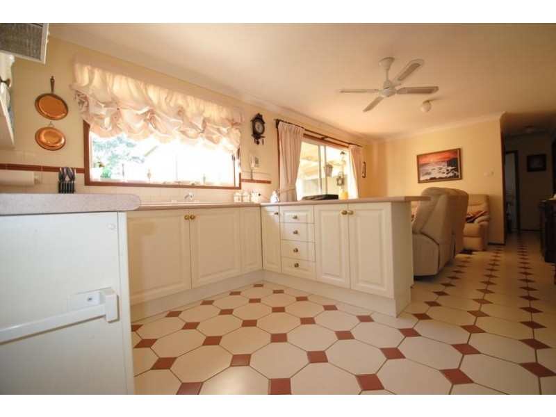 10 Warrego Place, Callala Bay NSW 2540