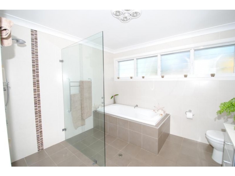13 Quay Road, Callala Beach NSW 2540