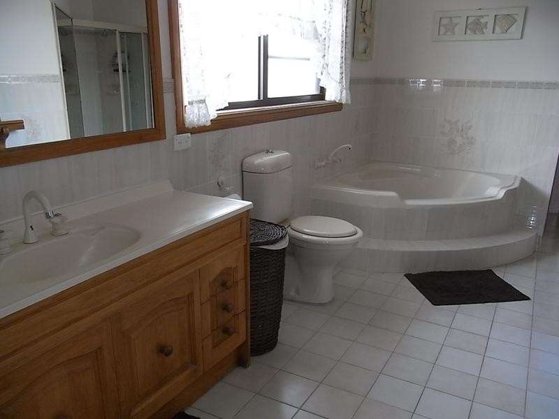 17 Hunter Street, Callala Bay NSW 2540