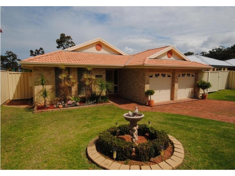 24 Stott Crescent, Callala Bay NSW 2540