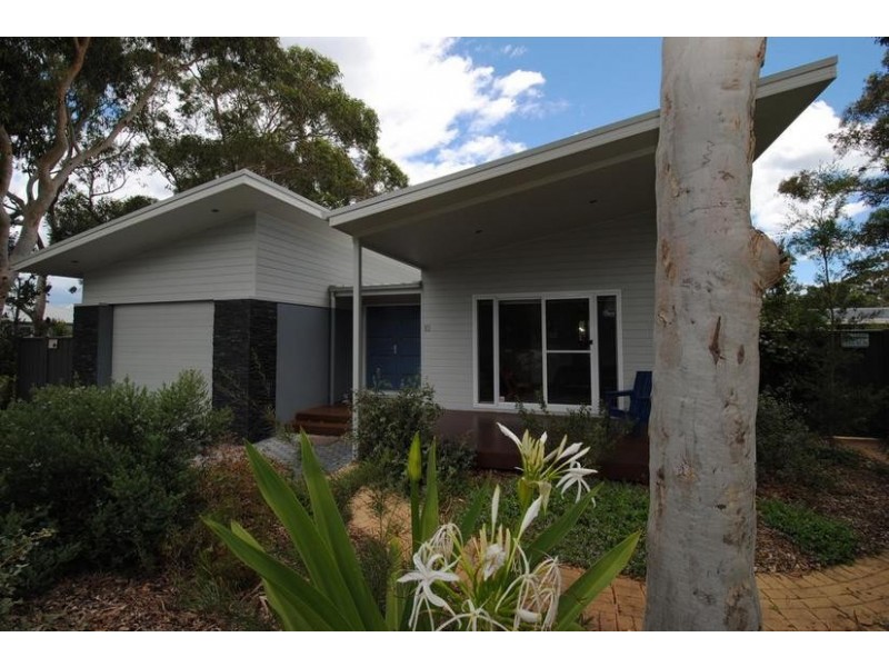 10 Hazelwood Rise, Callala Beach NSW 2540