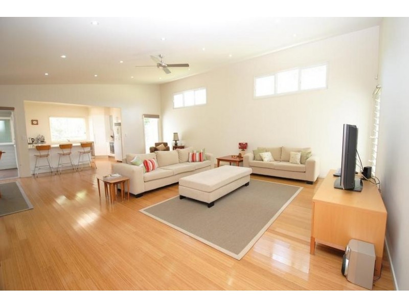 10 Hazelwood Rise, Callala Beach NSW 2540