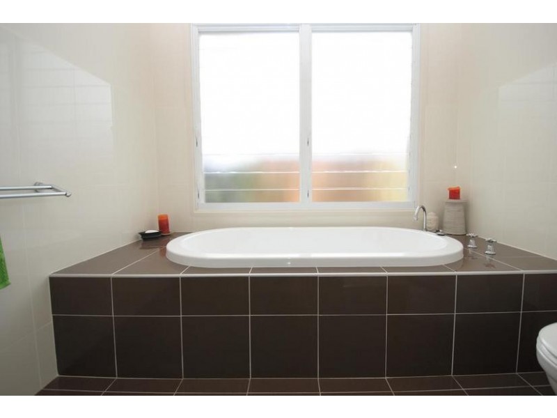 10 Hazelwood Rise, Callala Beach NSW 2540