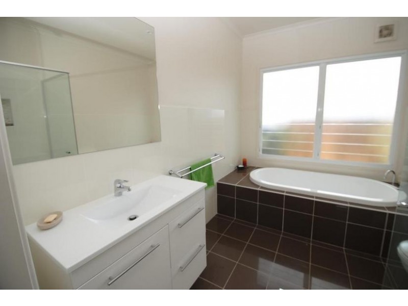 10 Hazelwood Rise, Callala Beach NSW 2540