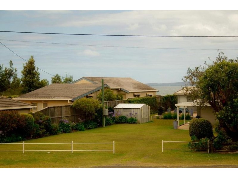 126 Quay Road, Callala Beach NSW 2540