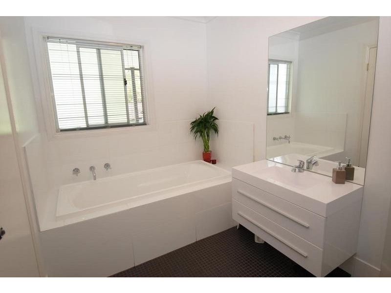 15 Huon Street, Callala Bay NSW 2540