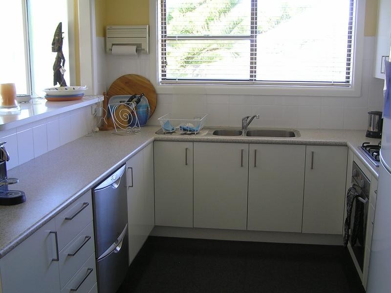11 North Crescent, Culburra Beach NSW 2540