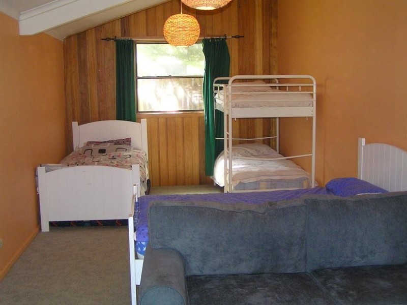 11 North Crescent, Culburra Beach NSW 2540