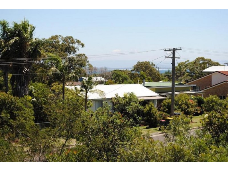 32 Crookhaven Parade, Currarong NSW 2540