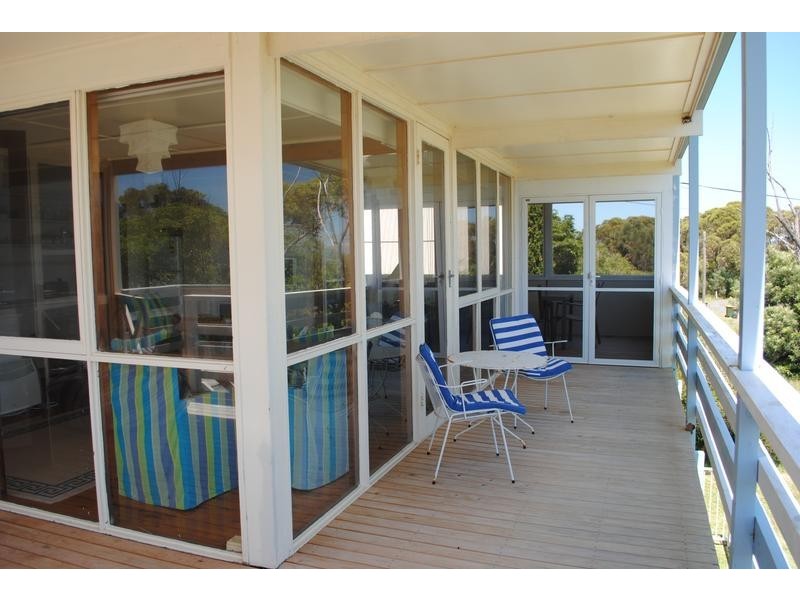 32 Crookhaven Parade, Currarong NSW 2540