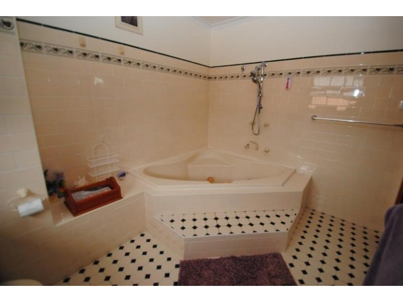 15 Carson Crescent, Callala Bay NSW 2540