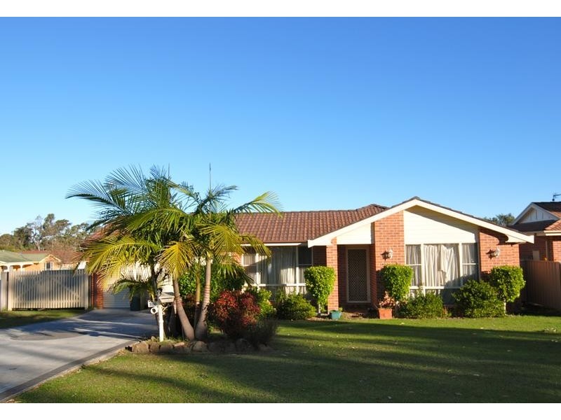 100 Hollingsworth Crescent, Callala Bay NSW 2540