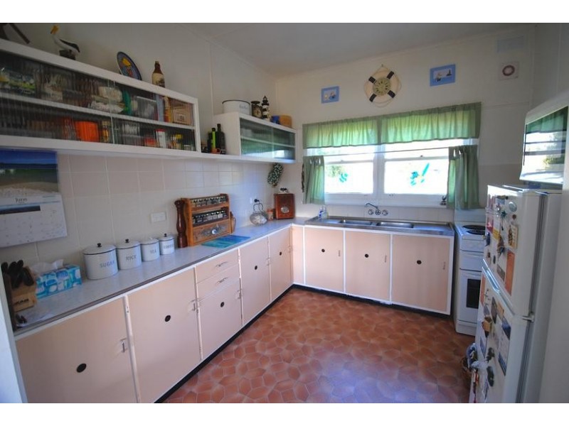 11 Lennox Road, Callala Beach NSW 2540